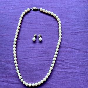Vintage Majorica Pearl Necklace and Earrings Set